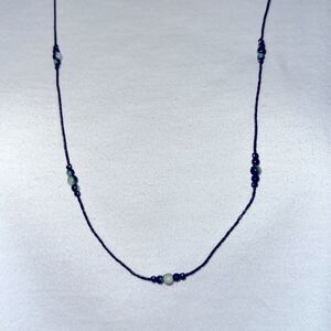 Vtg Korea silver chain long necklace with dark green & white small‎ glass beads